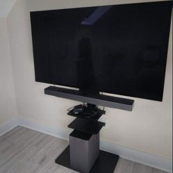 65" LG C2 OLED TV w/ LG SOUNDBAR 