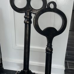 Large Decorative Wooden Old Fashioned Skeleton Key Set