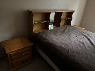 Bedroom set, mattress, and boxspring