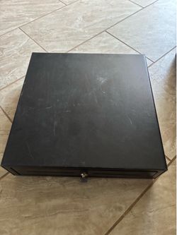 Locking Cash Register Drawer / Cash Drawer