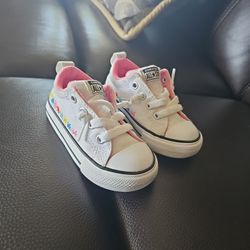 Toddler Converse Size 6