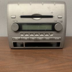2005-2011 Toyota Tacoma OEM Radio/Head Unit