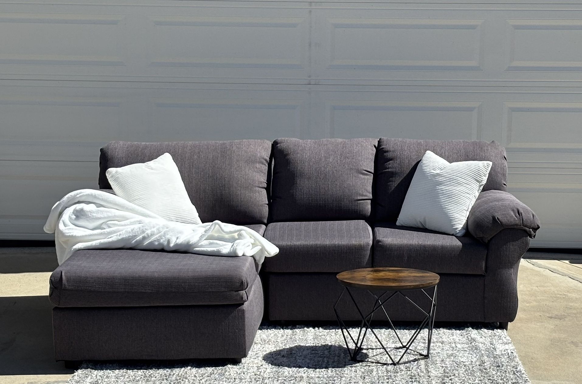 Sectional Couch With Chaise