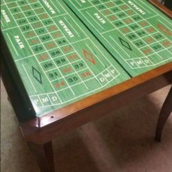 Gaming Table Excellent Condition