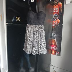 Size XS Dress Color Back And White