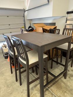 Bar Height Table & Chairs