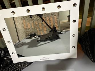 Impression Mirror