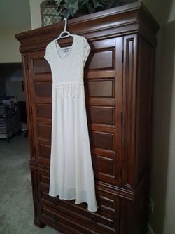 Pretty summer wedding gown