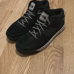 North Face Larimer Sport. Size 7.5