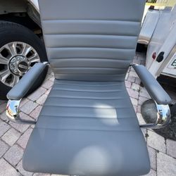 Office Desk Swivel Chair 