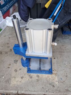 Pneumatic punch/ press
