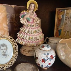 🌸 Museum-Quality 1930s Southern Belle Porcelain Figurine • Hand-Painted • 9”