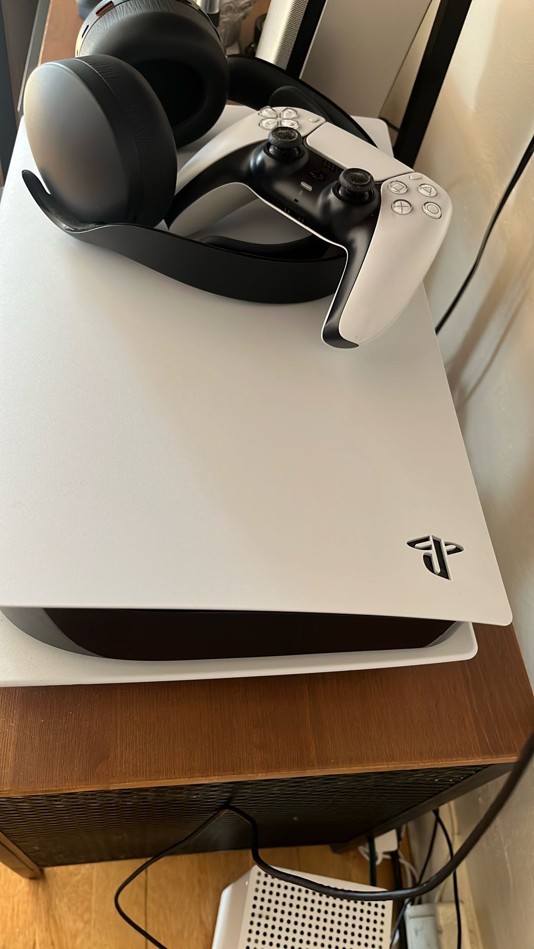 Hardly Used Almost NEW PS5 W Controller And Wireless Headphones