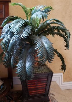 Artificial (fake) palm plant