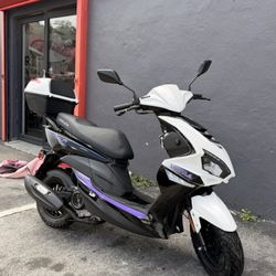 Itálica Ultra 50CC 1 Year Warranty 