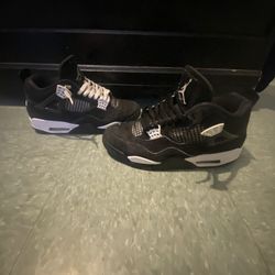 Jordan 4s