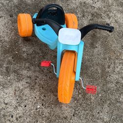 Jakks Pacific 15" Fly Wheel Cruiser Kids' Tricycle with 3 Position Seat