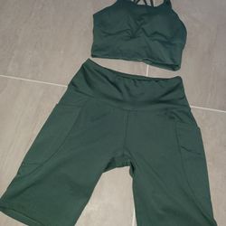 WOMEN'S WORKOUT OUTFIT