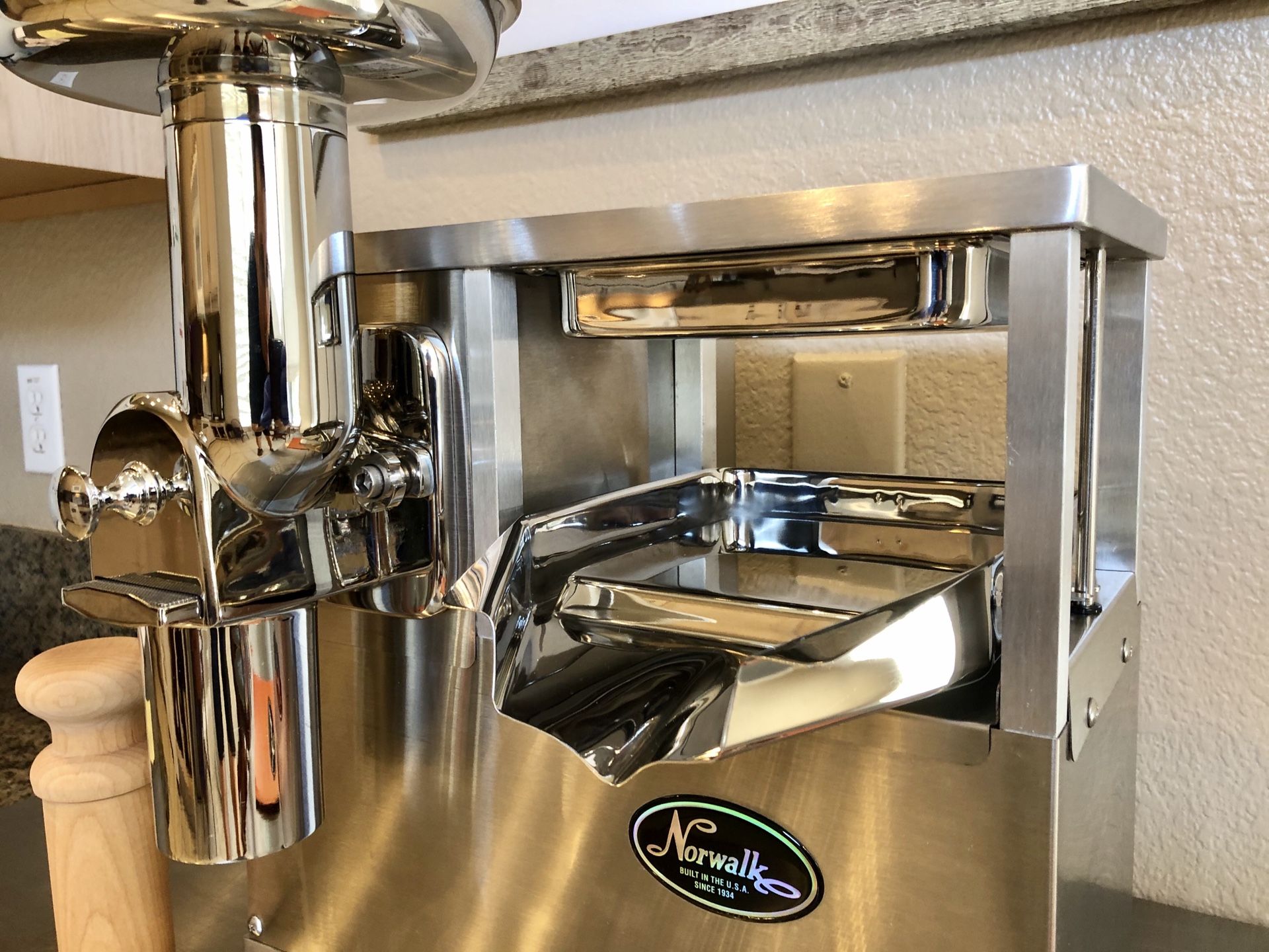 Norwalk Juicer 290 for Sale in Scottsdale, AZ OfferUp