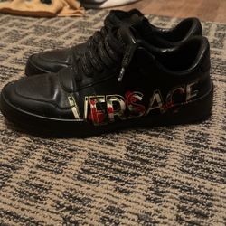 selling versace for 1500 