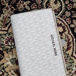 MK KORS