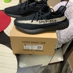 Oreo Yeezy 350 $230 NEW!! Size 9.5