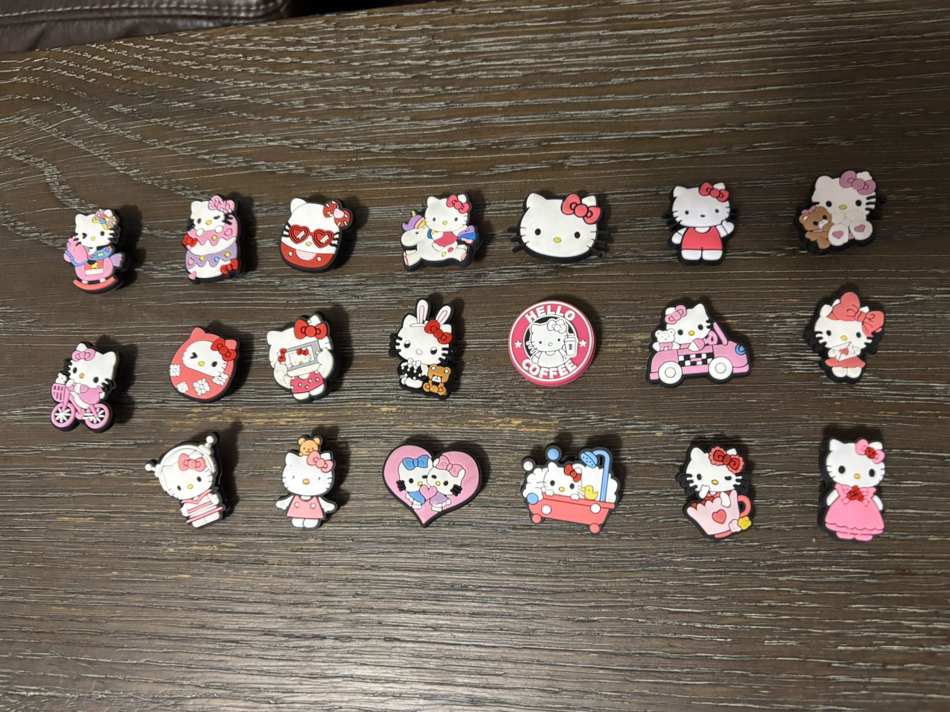 20-pc Hello Kitty Croc Charms