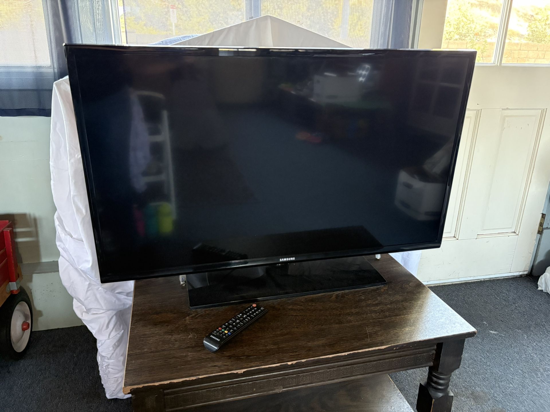 Samsung 40-Inch Full 1080p HD 60Hz LED TV with Remote - $50