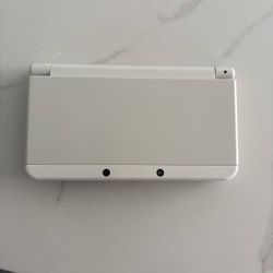New Nintendo 3DS Console White | Stylus + Charger |
