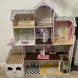 Huge Doll House 