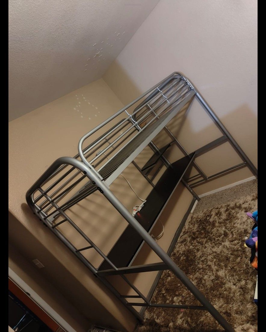 Twin Size Bunkbed