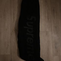 Mens Supreme sweats Size L