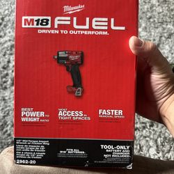 Milwaukee M18 Fuel Mid Torque 1/2
