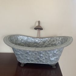 Vintage Style Galvanized Metal Clawfoot Bathtub Planter W/Shower Head 18”rustic