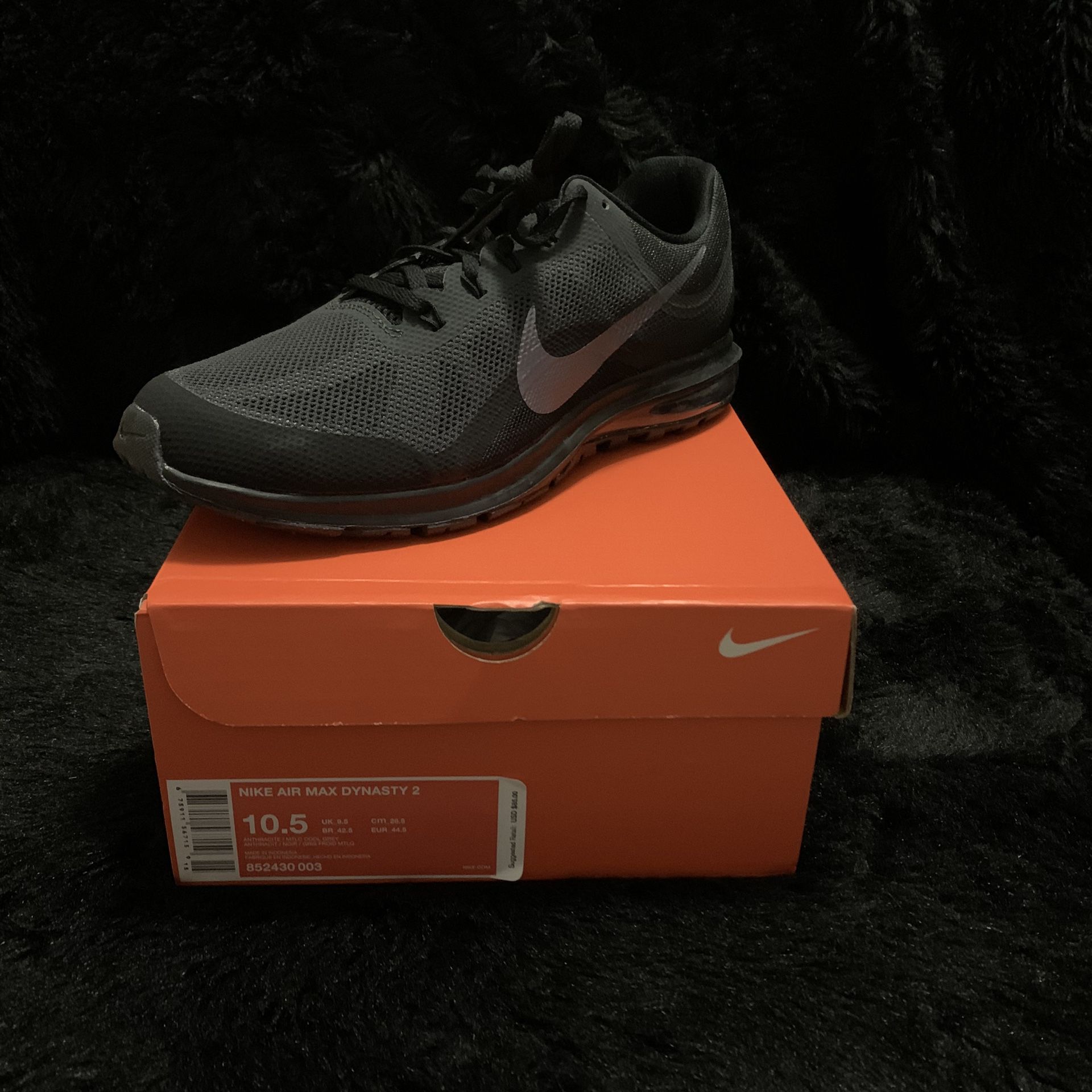 Nike Air Max Dynasty 2 - Size 10.5 *NEW*