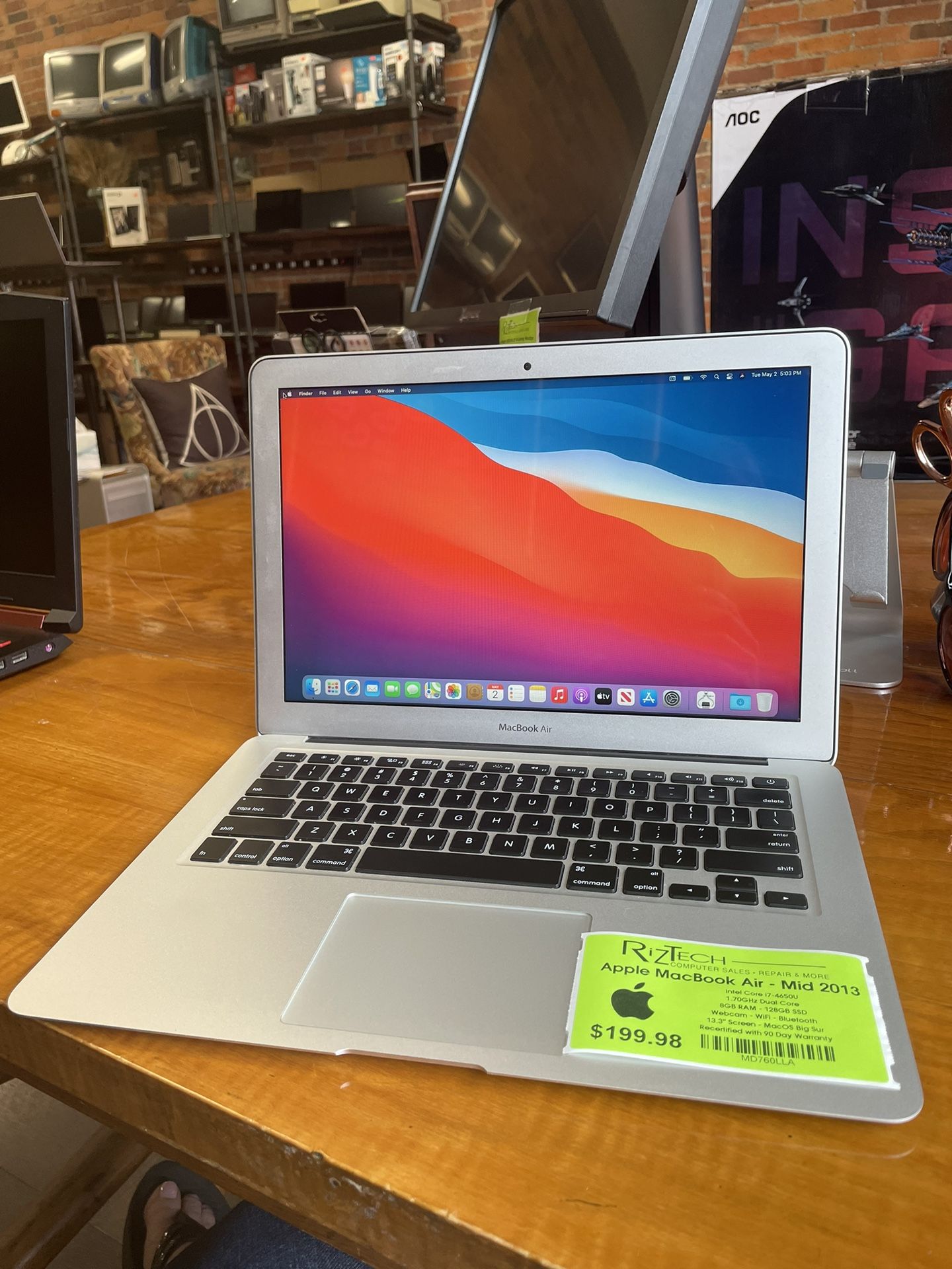 Apple MacBook Air Mid 2013 Intel Core i7-4650U 1.70GHz Dual Core 8GB RAM 128GB SSD