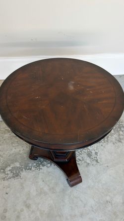 Pottery barn round side table