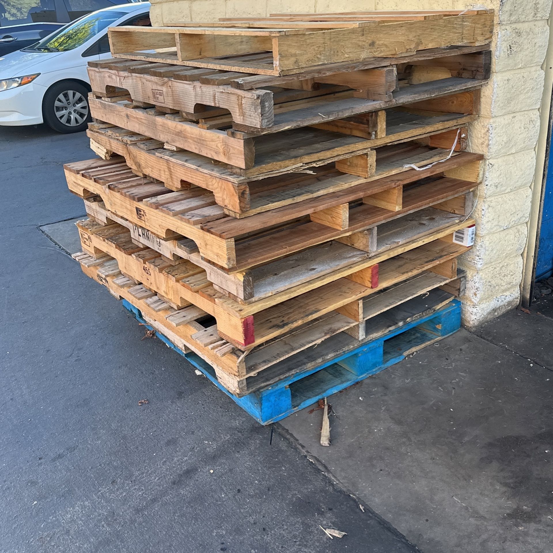 Free Pallets