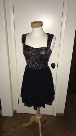 Guess holiday party black gold midi dress with open back size 6 small