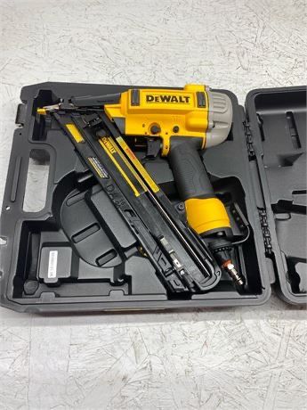 Dewalt