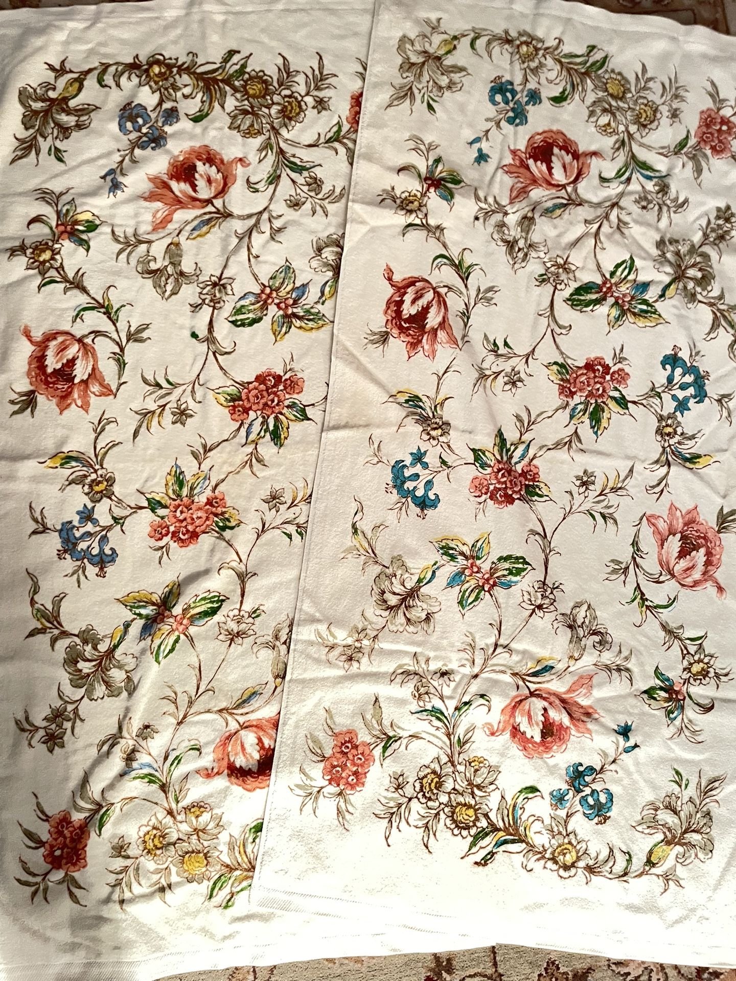 new 2pc floral Cotton bath towels 25x50"