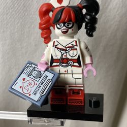 Lego Minifigure coltlbm-13 Nurse Harley Quinn 2017 The LEGO Batman Movie Series 1 Complete (Rare Collectors Item!)