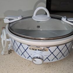 Crock-Pot Small 2.5 Quart Casserole Slow Cooker, White/Blue