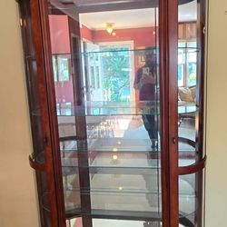 Stunning Pulaski Curio Cabinet