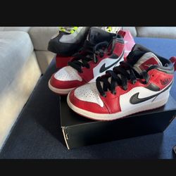 Jordan 1 Chicago Mid Kids