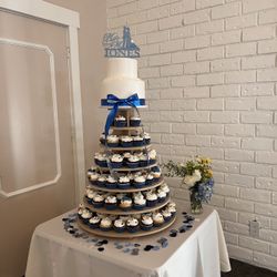 7 Tier Cupcake Stand Good condition