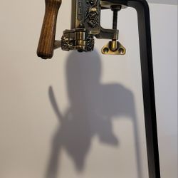 🍇🥂 Beautiful- Estate Wine Bottle Opener. 