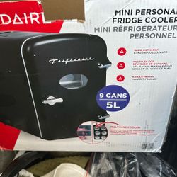 Frigidaire Mini Fridge 
