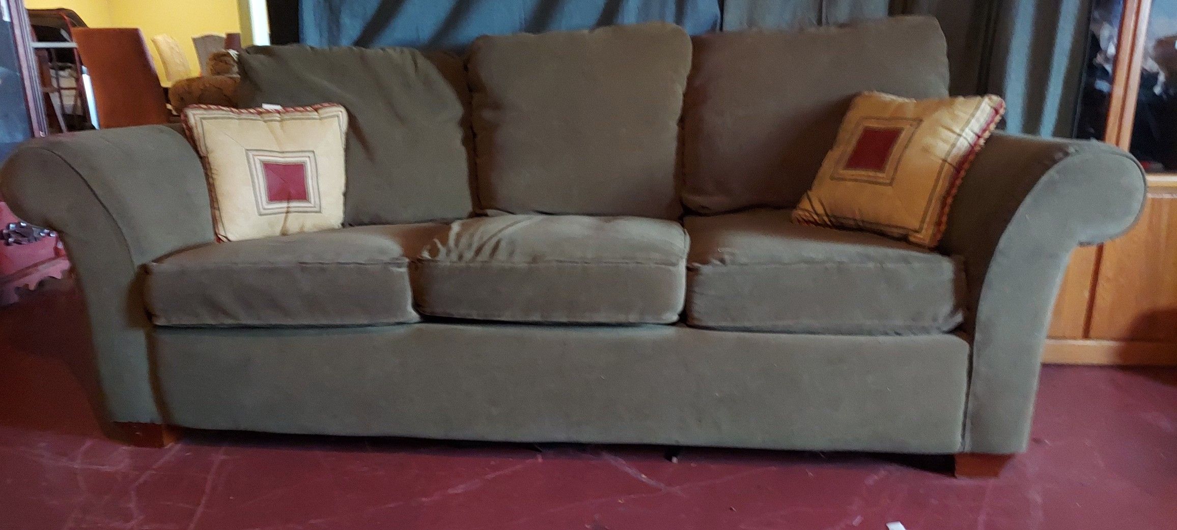 Lazy boy sofa excellent condition very comfortable can deliver okc area 30