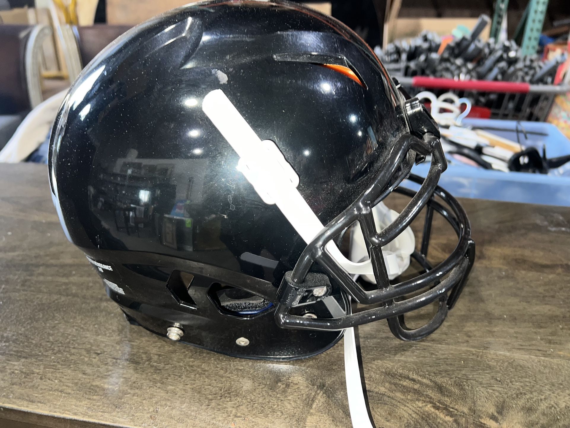 Youth Large/XL Schutt football helmet 01-19225  retail >$350
